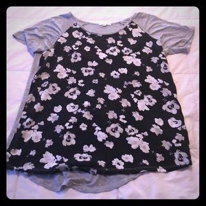 Women’s Maurice’s long tall flower print T-shirt